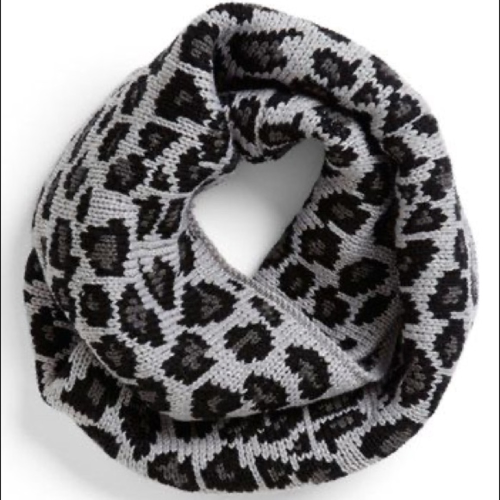 Betsy Johnson Silver and Black Leopard Print Infinity Scarf NWT - Pretty Kitty